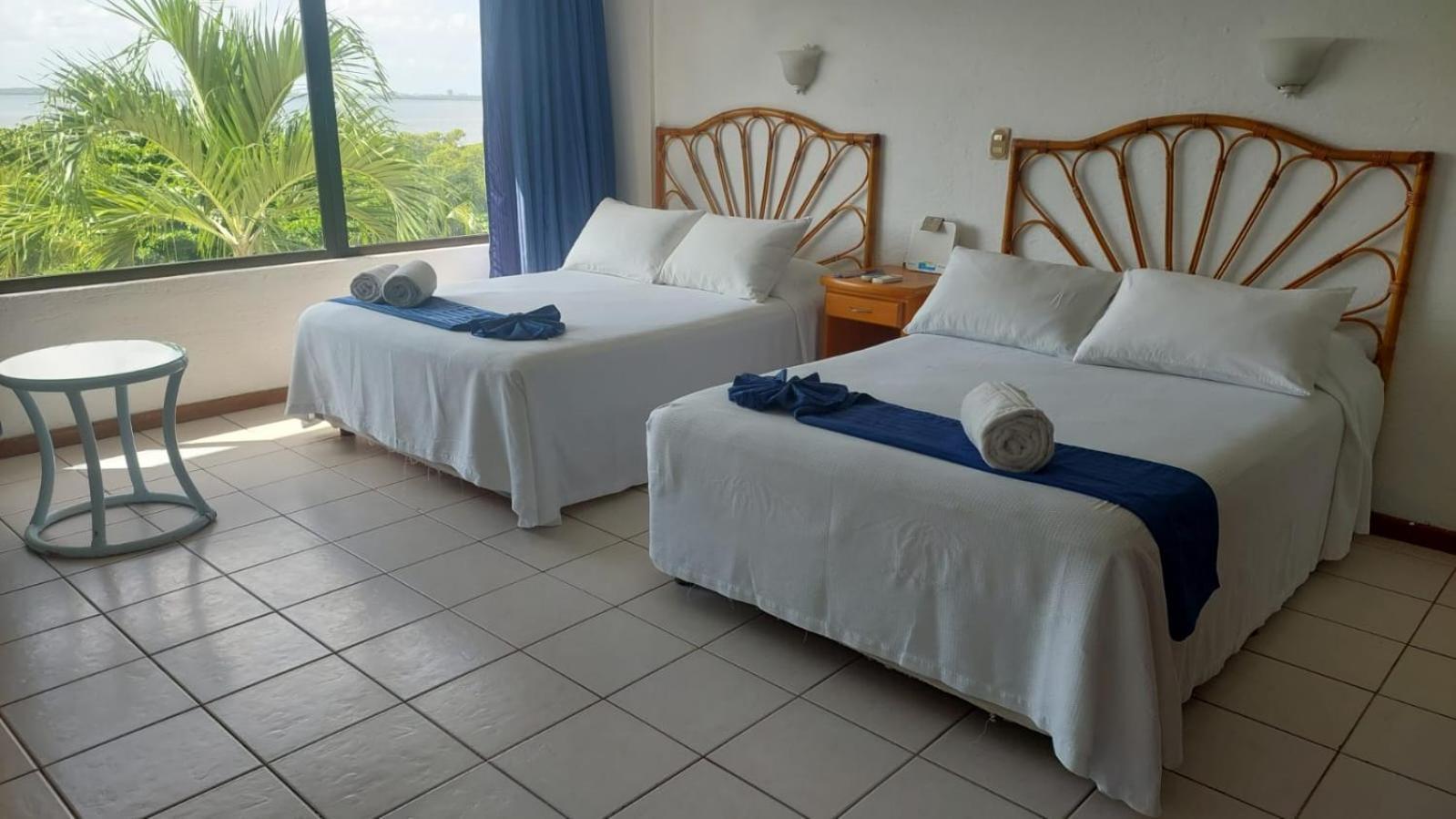 Beachfront Apartments Канкун Экстерьер фото