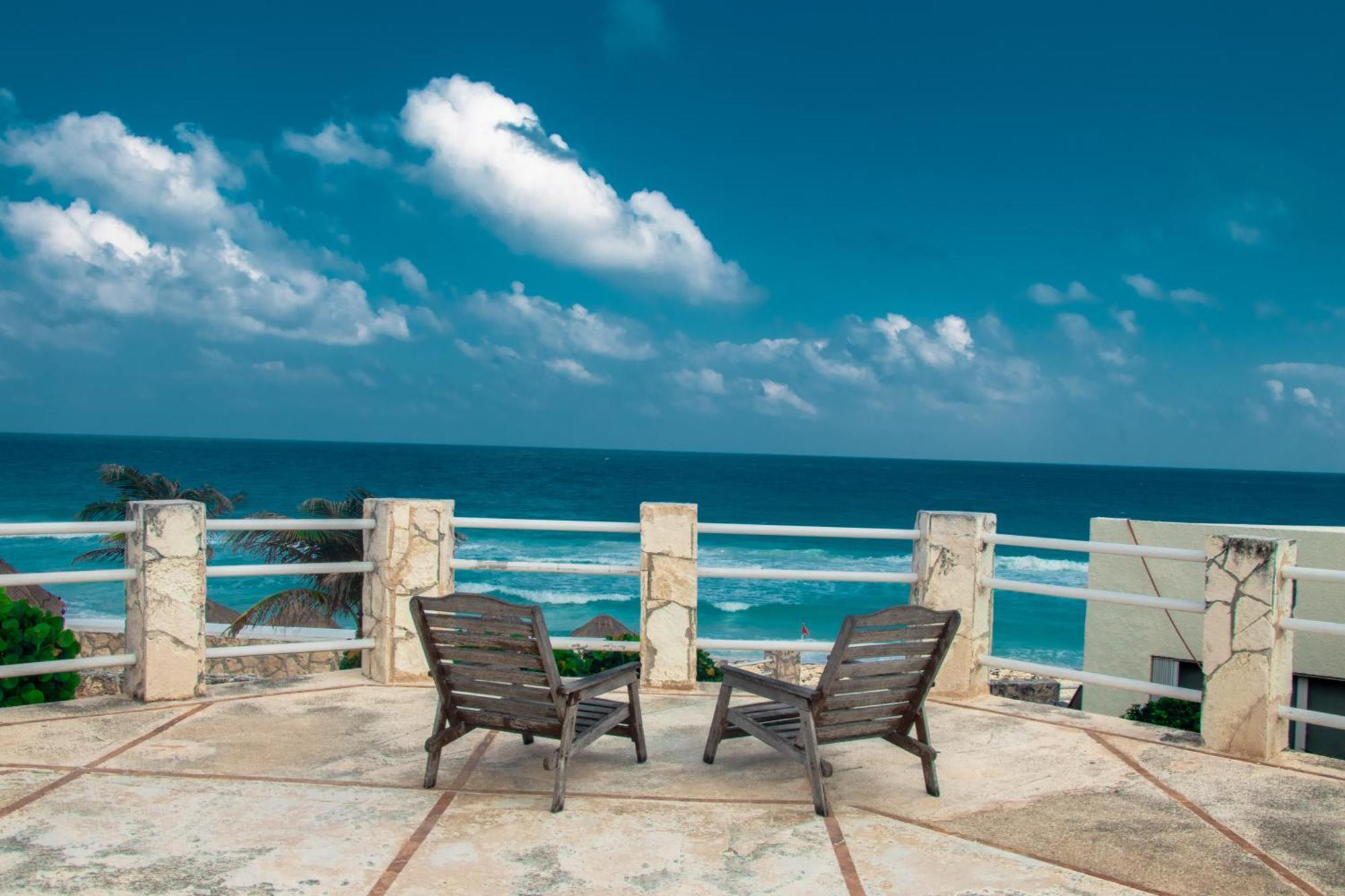 Beachfront Apartments Канкун Экстерьер фото